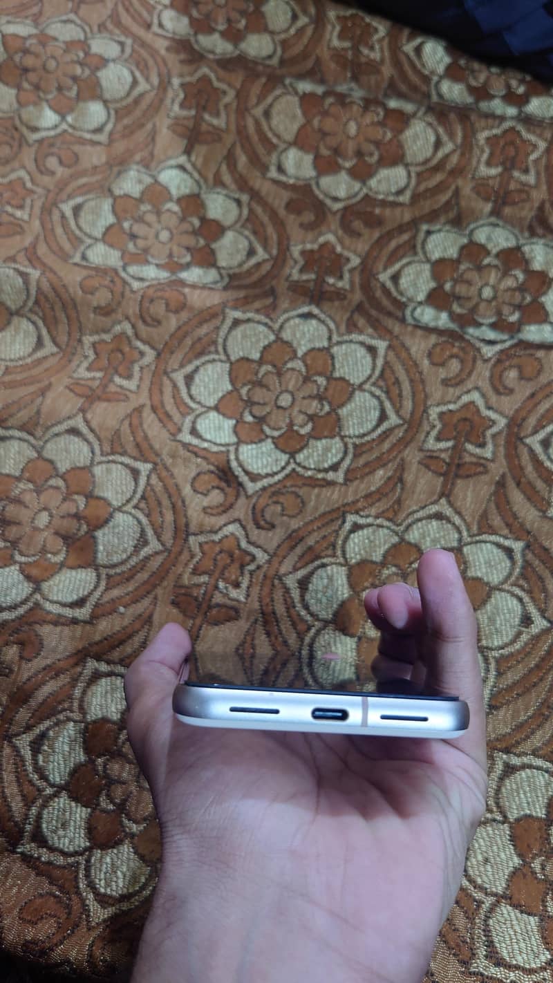 Google Pixel 8 3