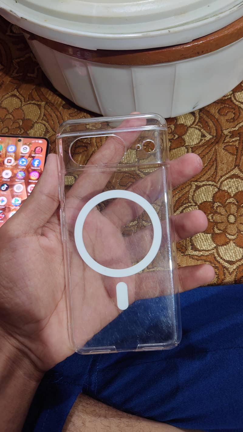 Google Pixel 8 4