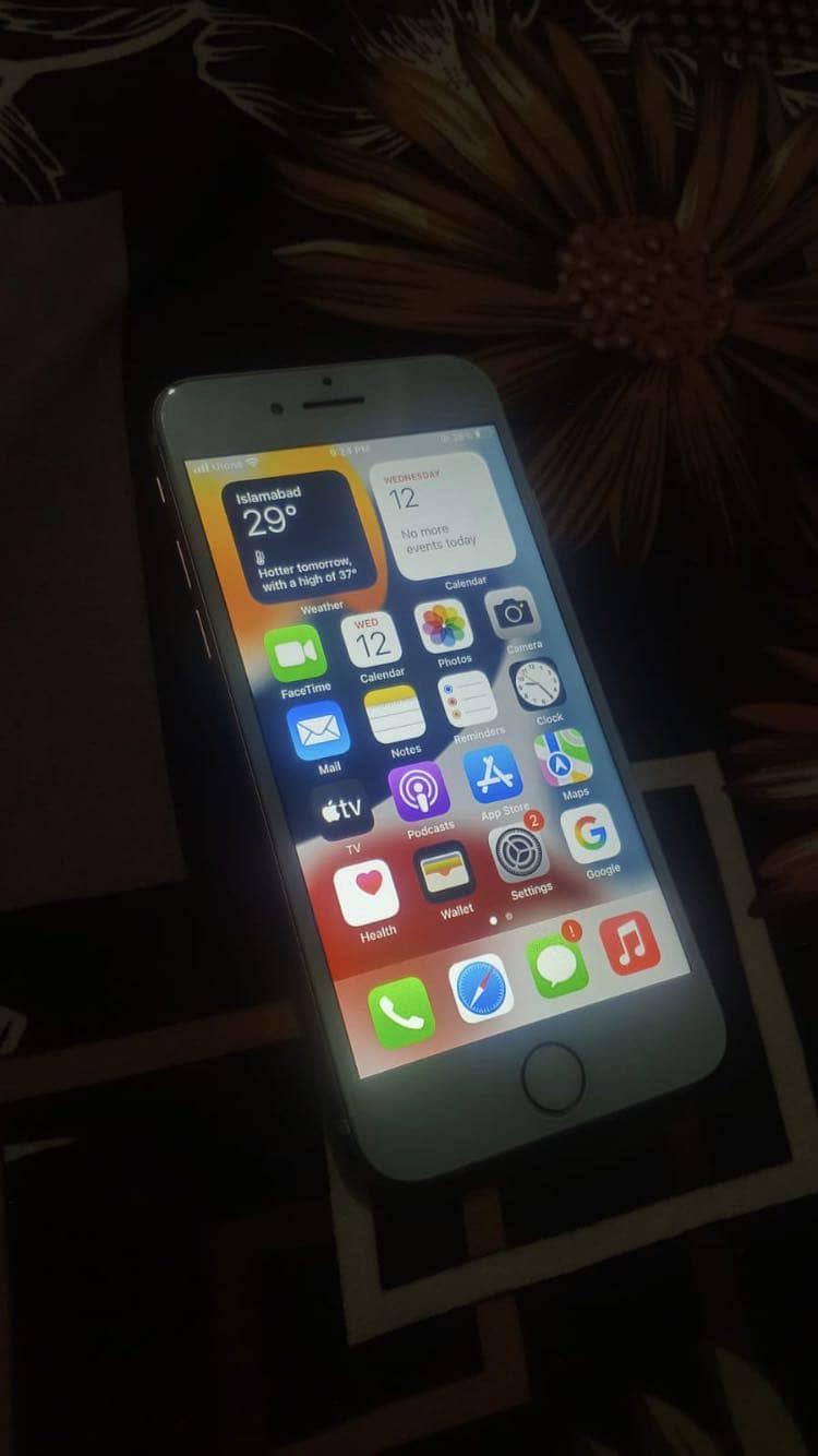 Apple iPhone 7 Plus 0