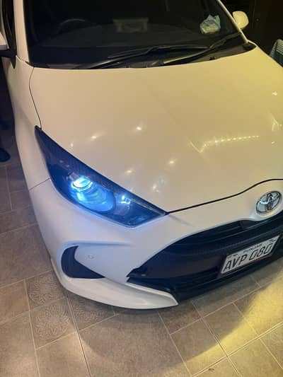 TOYOTA YARIS HATCHBACK SUPER WHITE 4 GRADE X PACKAGE IMPORTED
