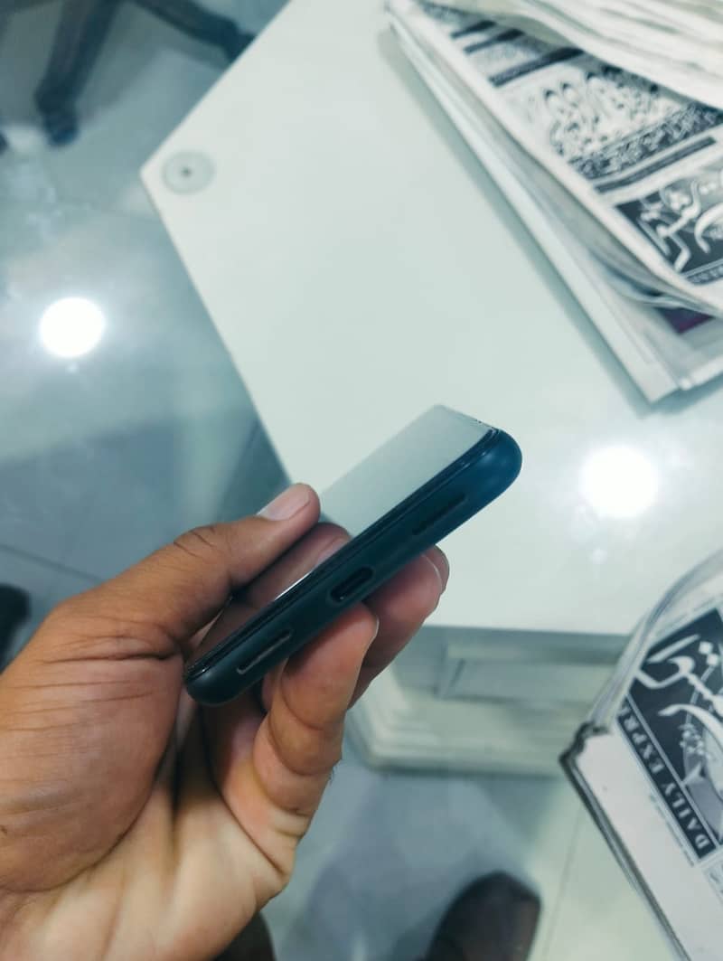 Google Pixel 5a 4