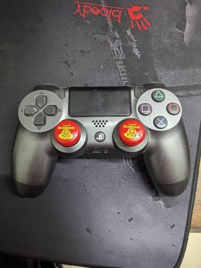 ALMOST BRAND NEW UN-USED PS4 GEN2 ORGINAL CONTROLLER