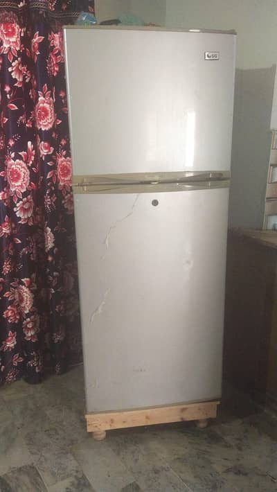 Fridge URGENT SALE