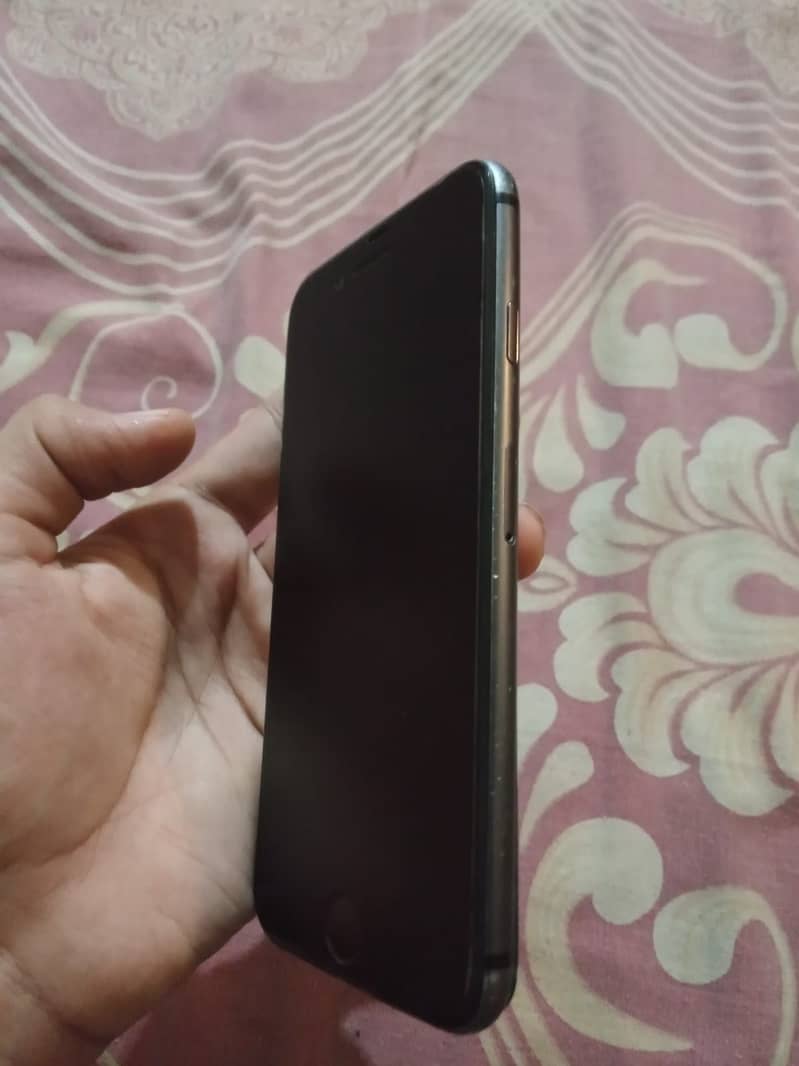 Apple iPhone 8 2