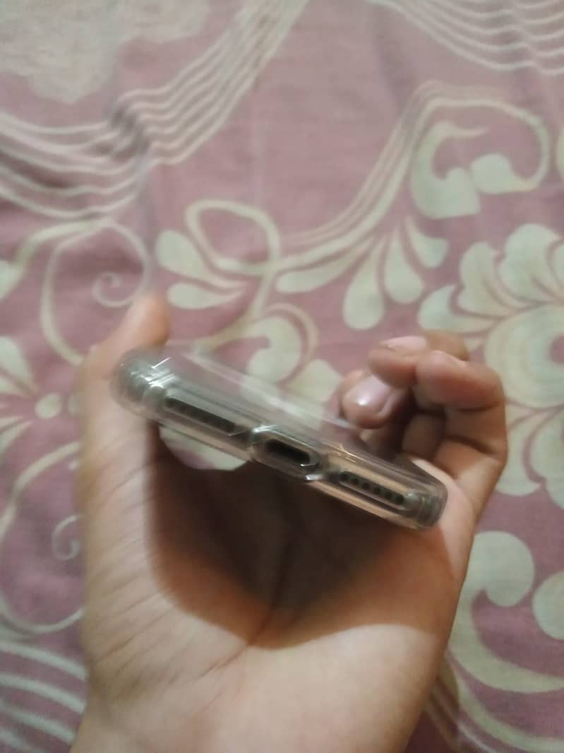 Apple iPhone 8 3