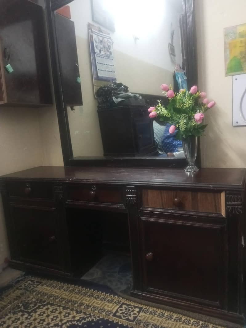 Dressing Table 4