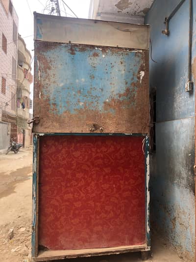 Large size confectionary stall