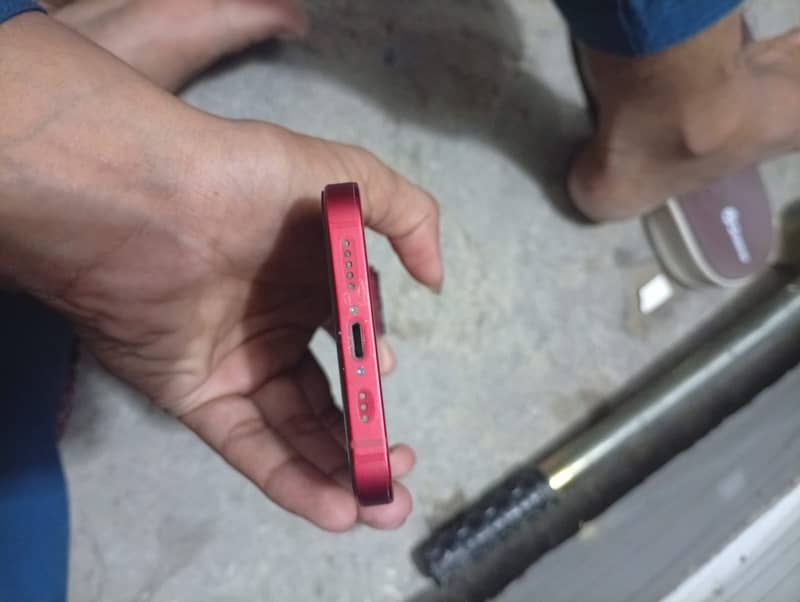 Apple iPhone 13 6