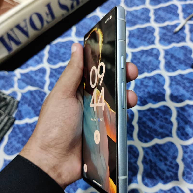 Google Pixel 7a 2