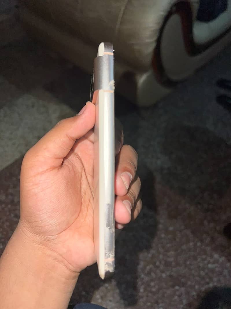 Google Pixel 8 2