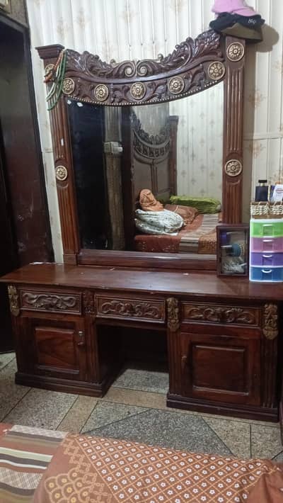 dressing table