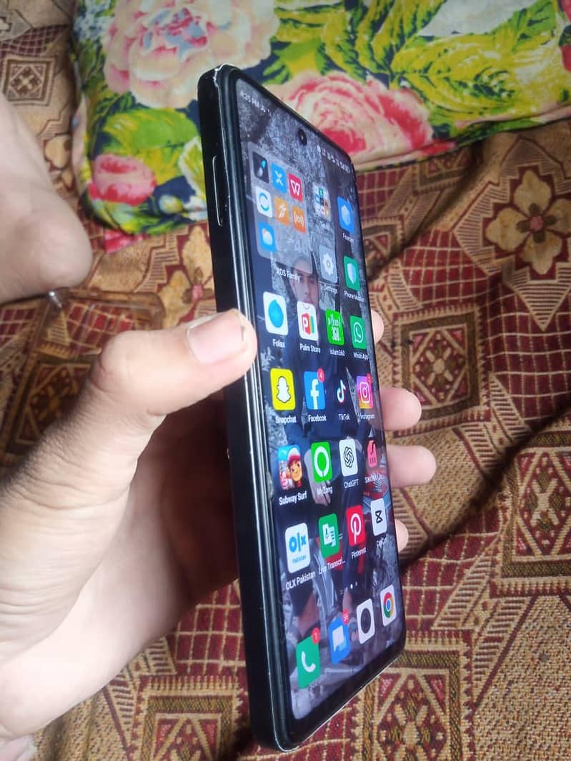 Infinix Note 30 6