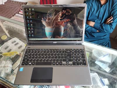 ACCER LAPTOP 6 GB RAM 260 GB SSD