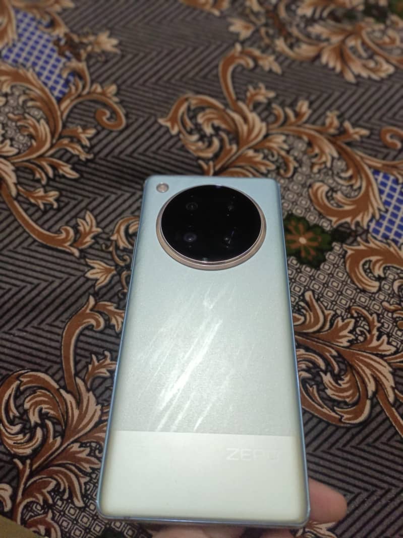 Infinix Zero 40 4