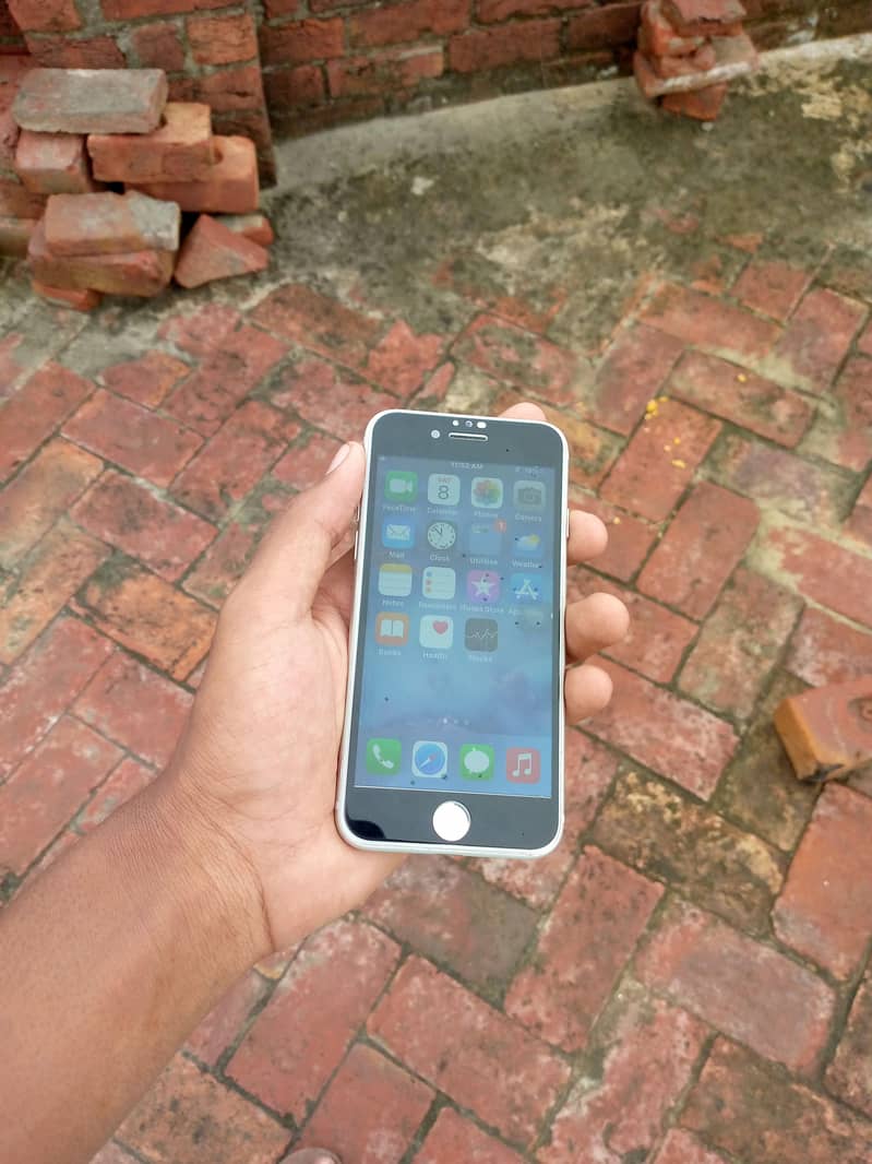 Apple iPhone 7 1