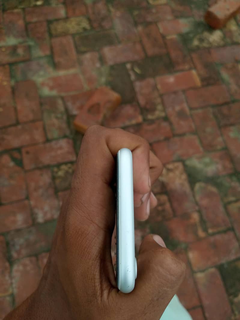 Apple iPhone 7 4