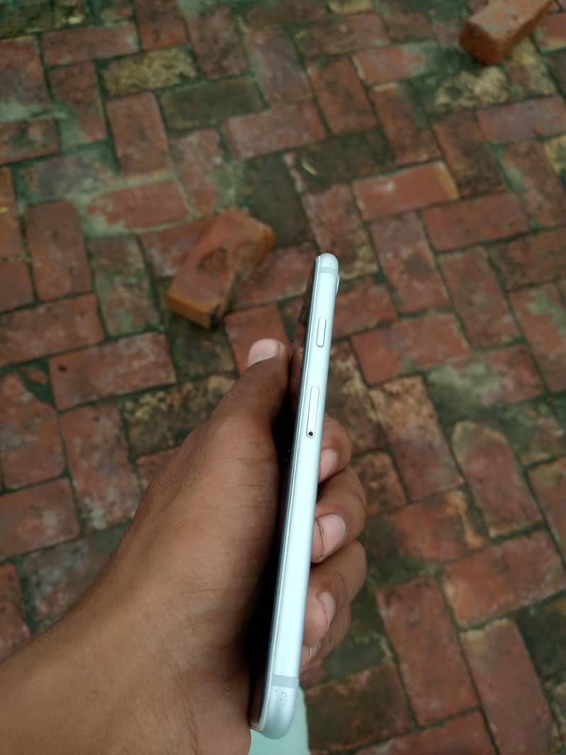 Apple iPhone 7 5
