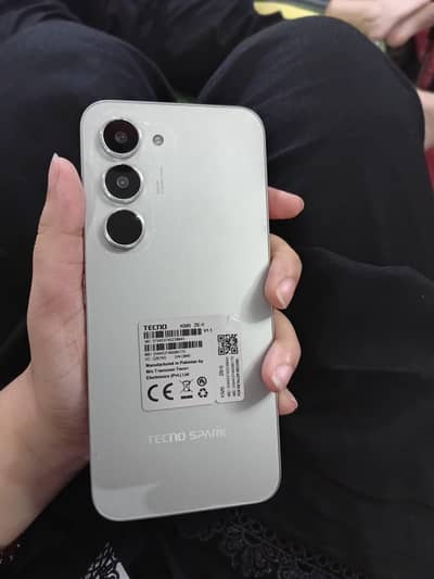 Tecno Spark 40 pro