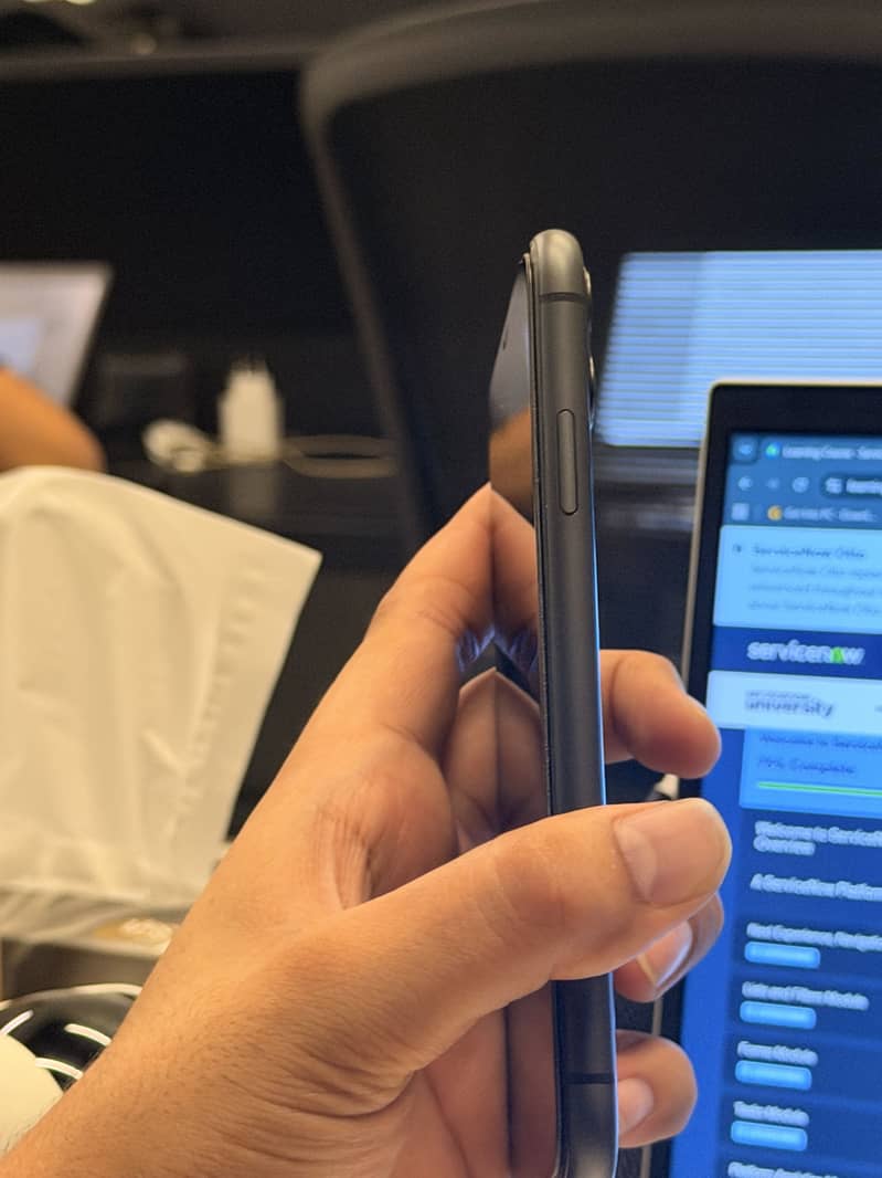 Apple iPhone 11 6