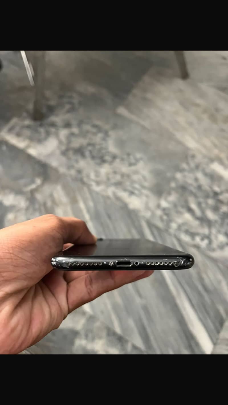 Apple iPhone 7 Plus 3
