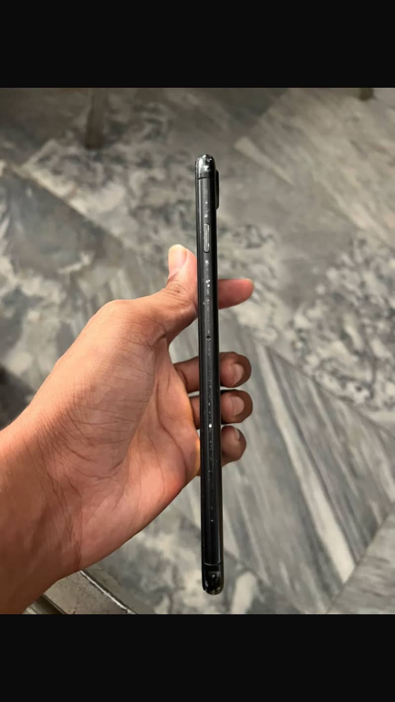 Apple iPhone 7 Plus 4