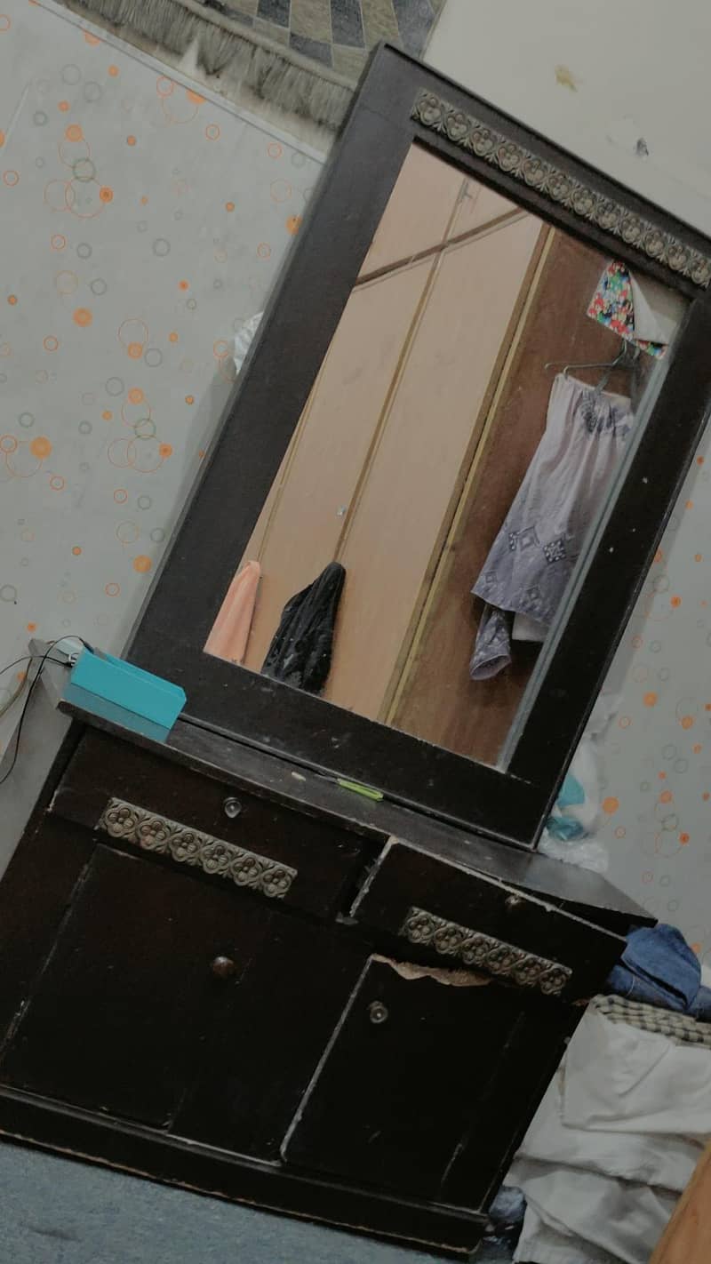 Dressing Table 3