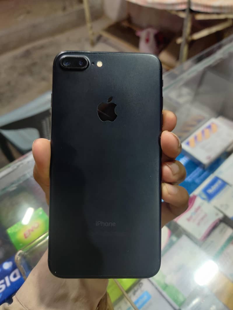 Apple iPhone 7 Plus 1
