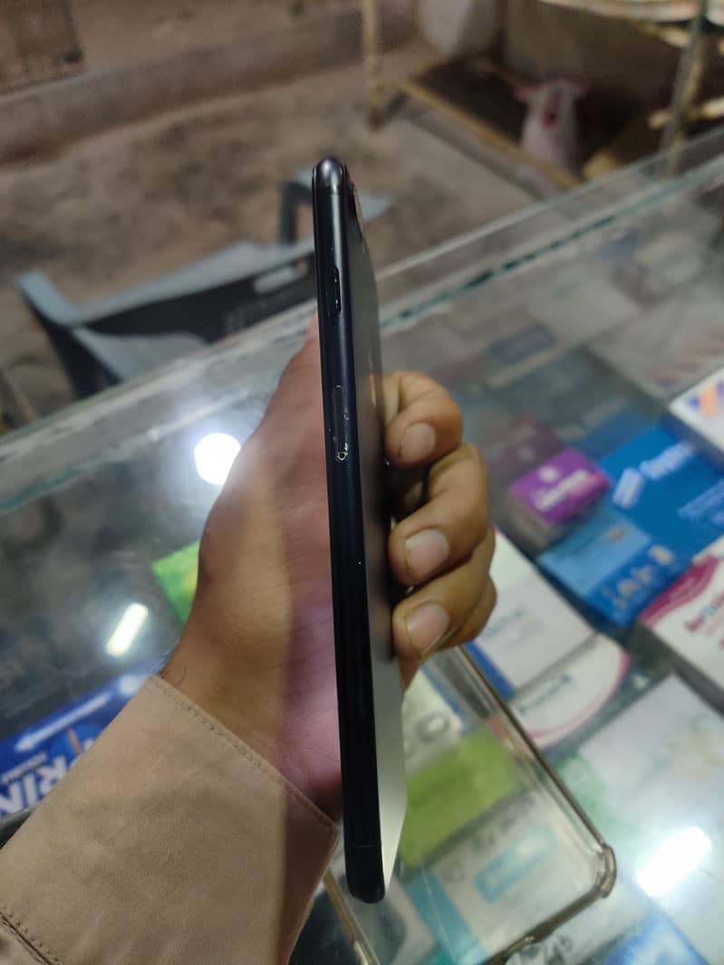 Apple iPhone 7 Plus 4
