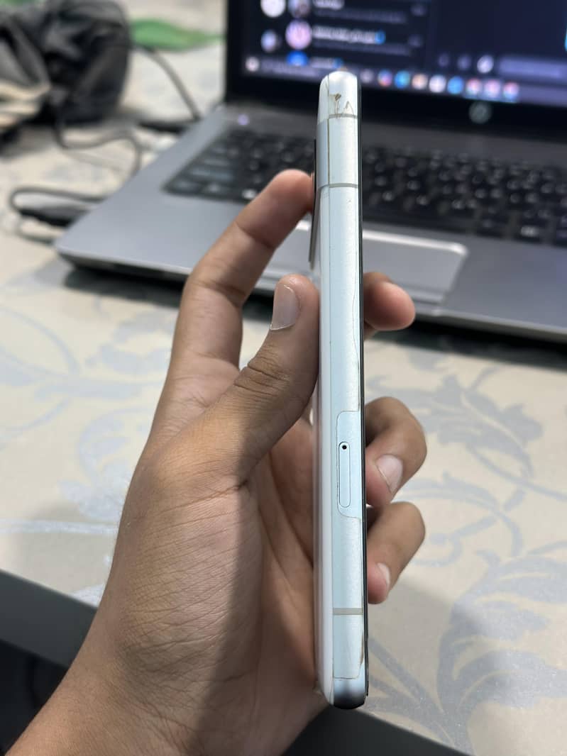 Google Pixel 7a 2