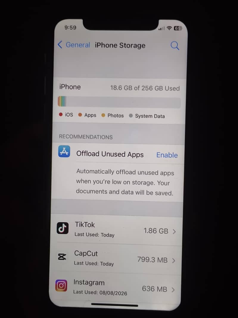 Apple iPhone X 4