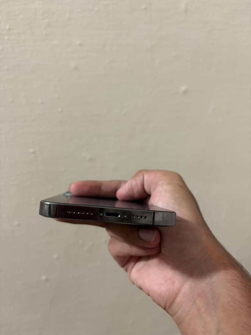 Apple iPhone 13 Pro Max 2