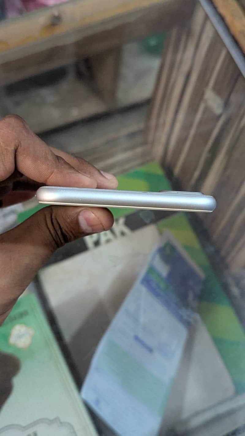 Apple iPhone 8 Plus 1