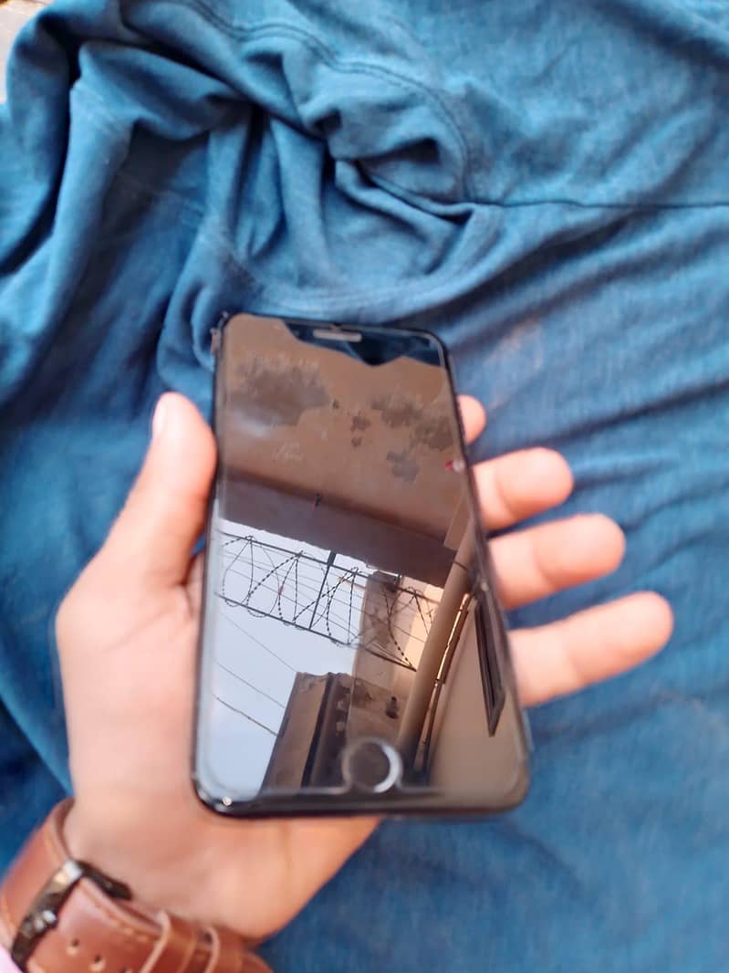 Apple iPhone 7 Plus 1