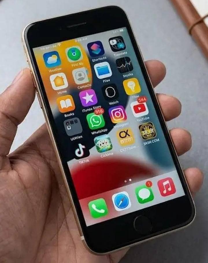 Apple iPhone 7 0