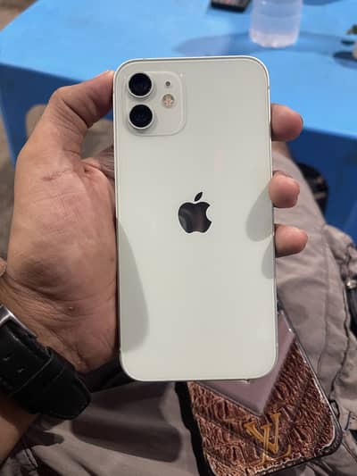 Apple iPhone 12