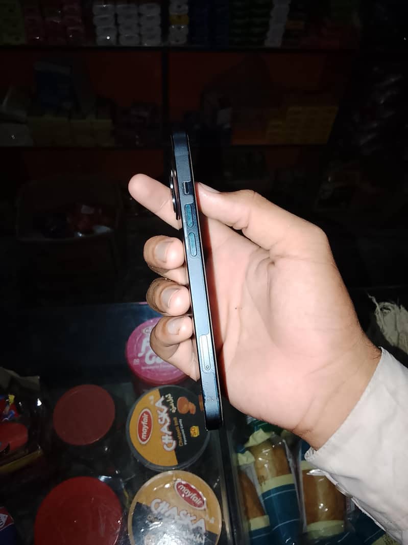 Apple iPhone 13 1
