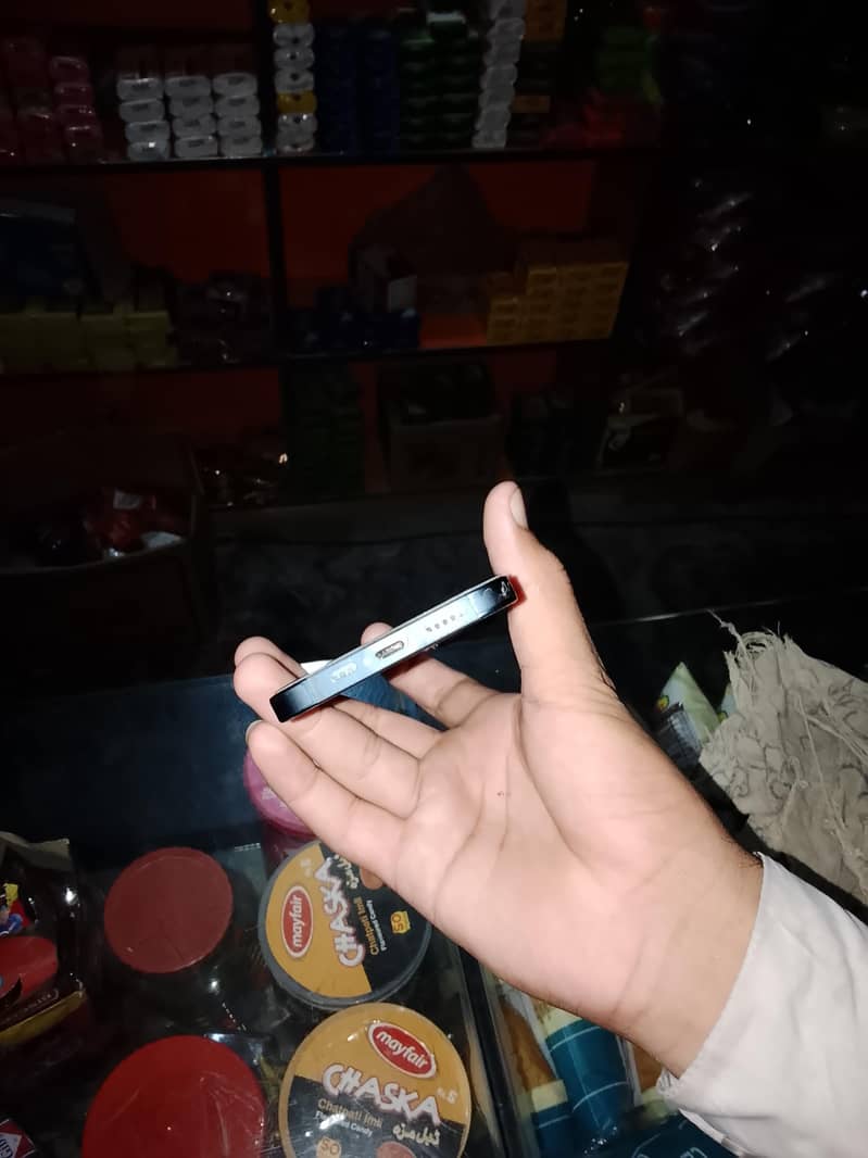 Apple iPhone 13 4