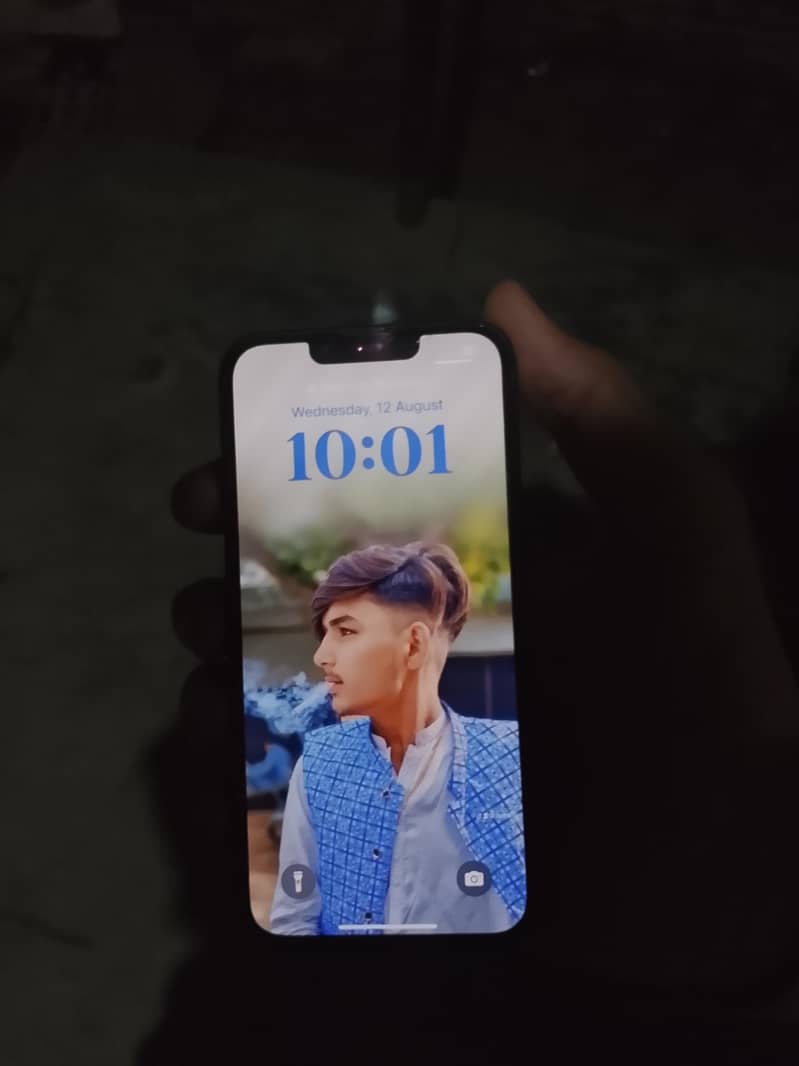 Apple iPhone 13 5