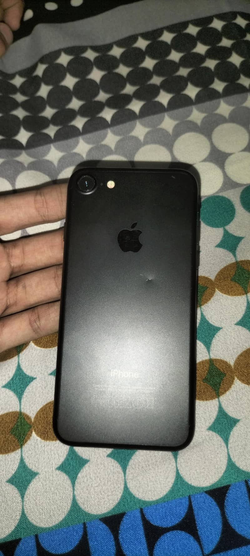 Apple iPhone 7 7