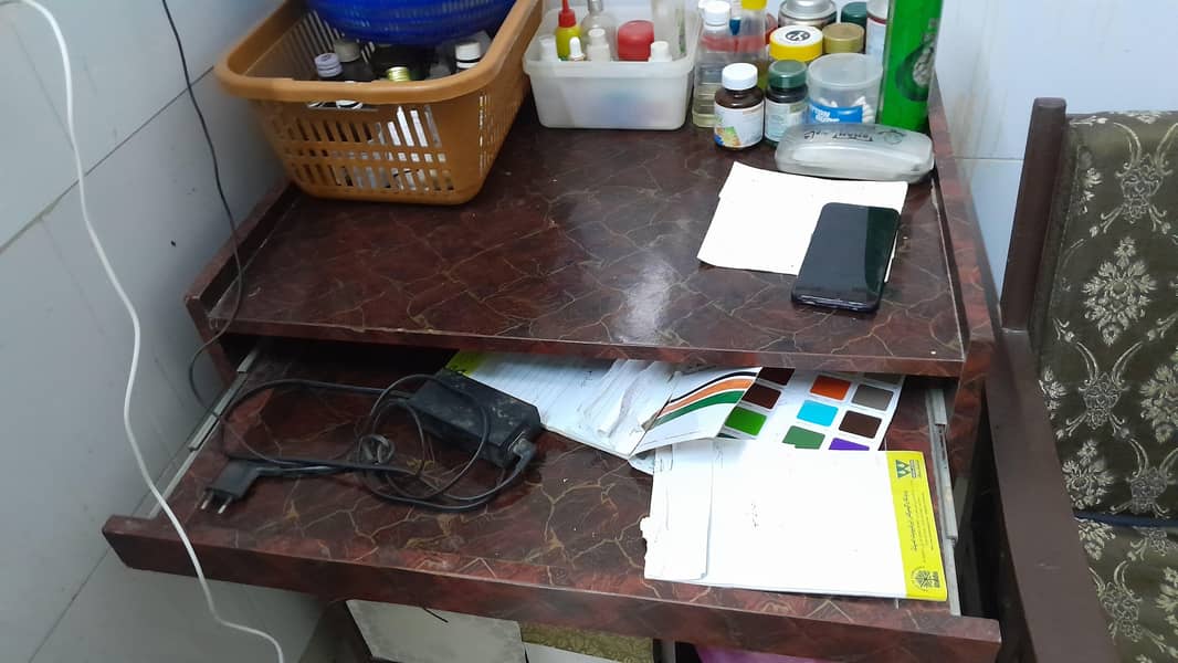 Computer Table 11