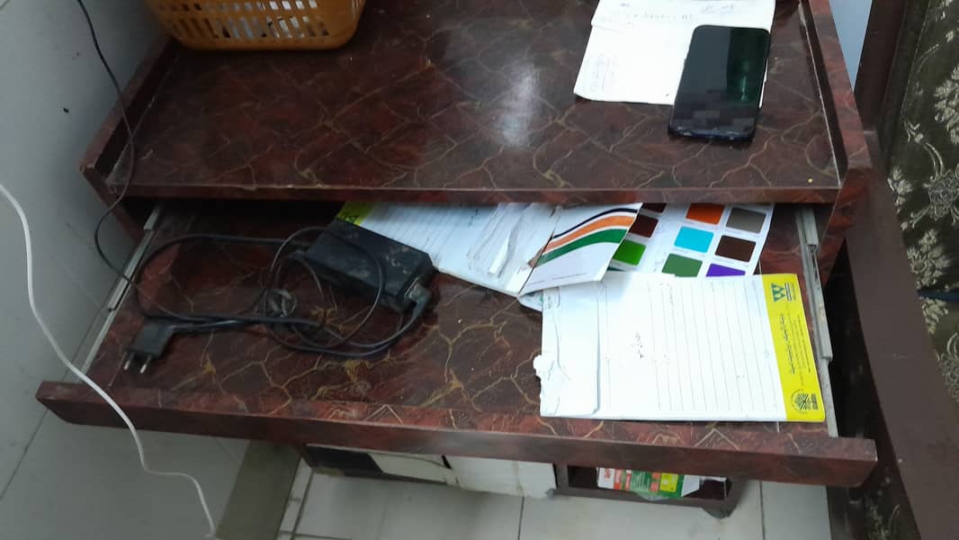 Computer Table 12