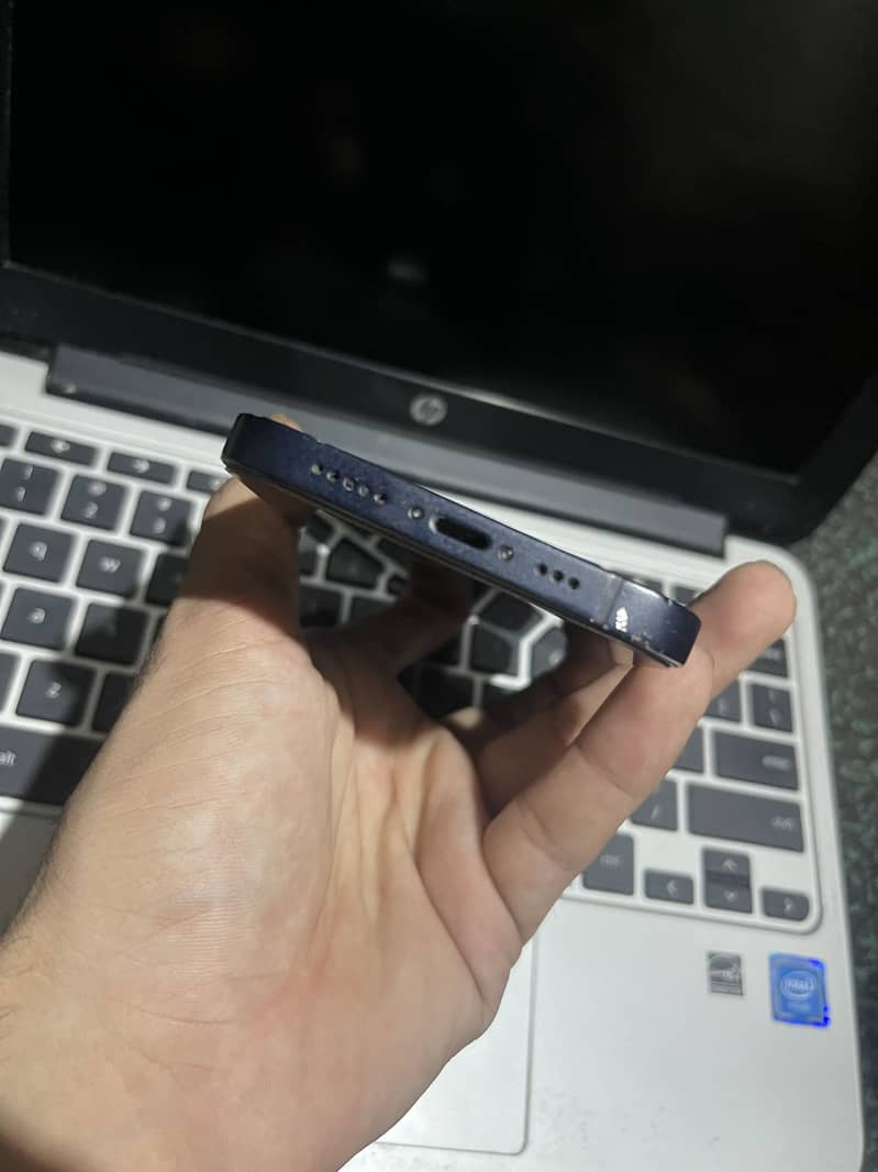 Apple iPhone 12 7