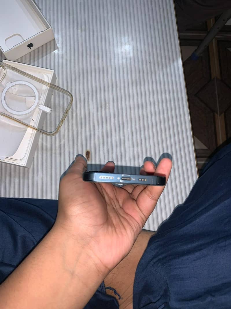 Apple iPhone 13 3