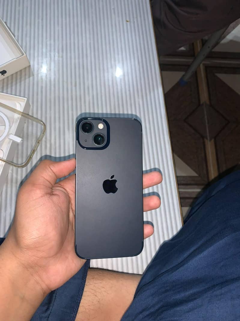 Apple iPhone 13 9
