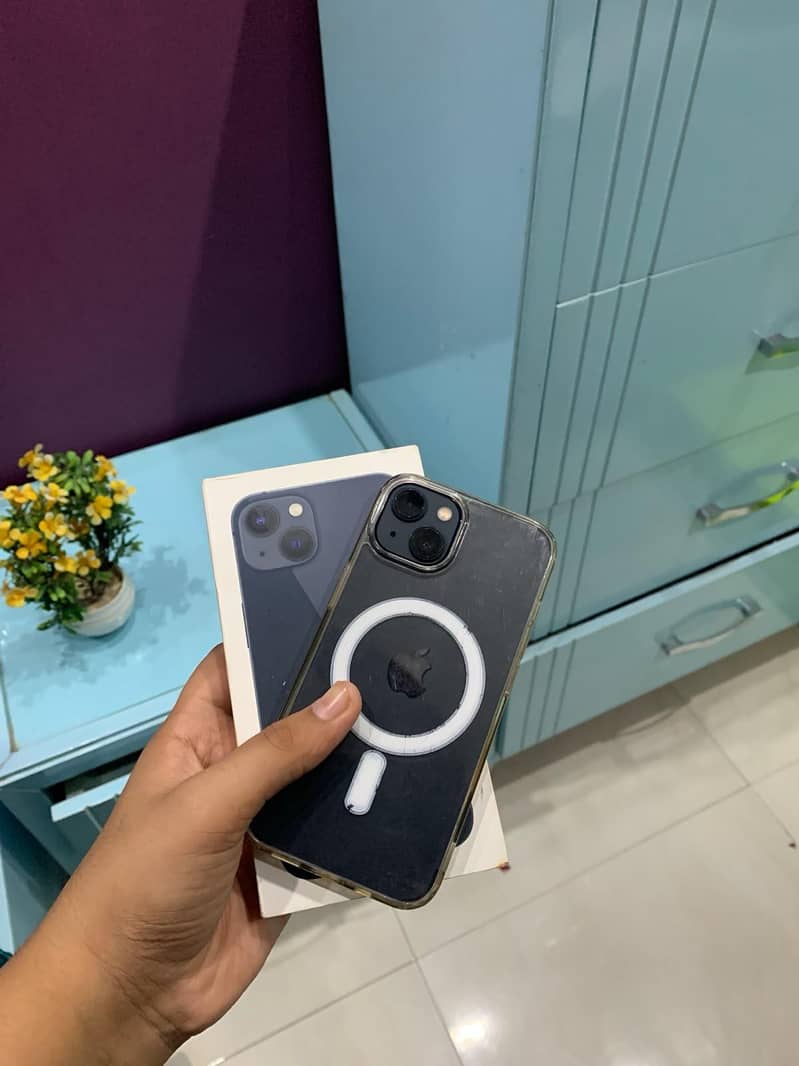 Apple iPhone 13 10
