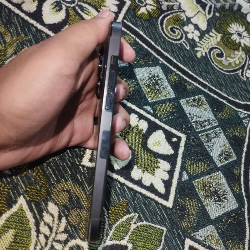 Apple iPhone 14 Pro 1