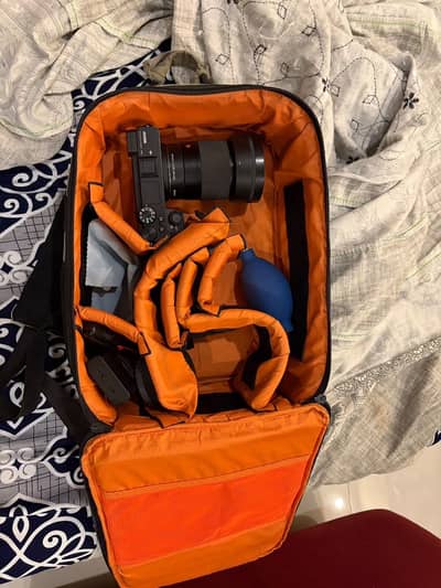 ⁠Sony E-mount APS-C Exmor CMOS sensor with 50mm lens with 64 gb card