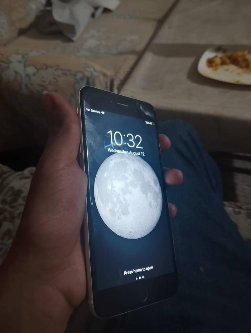 Apple iPhone 6 Plus 4