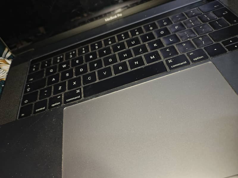 Model: MacBook Pro Year: 2017 Processor: Intel Core i7 Processor spee 1