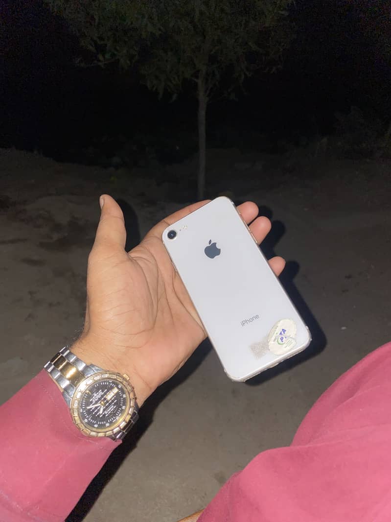 Apple iPhone 8 6